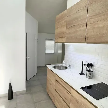 Appartement 2 Personnes Plein Centre Rue Pietonne *