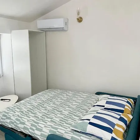 2 Personnes Plein Centre Rue Pietonne