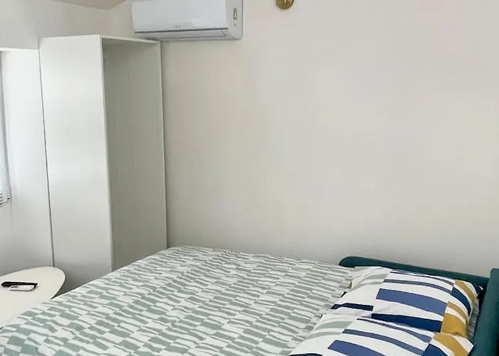 2 Personnes Plein Centre Rue Pietonne