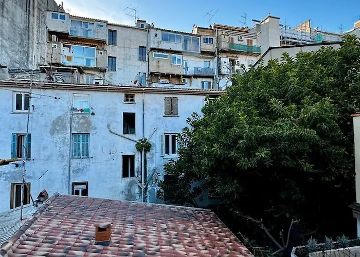 2 Personnes Plein Centre Rue Pietonne